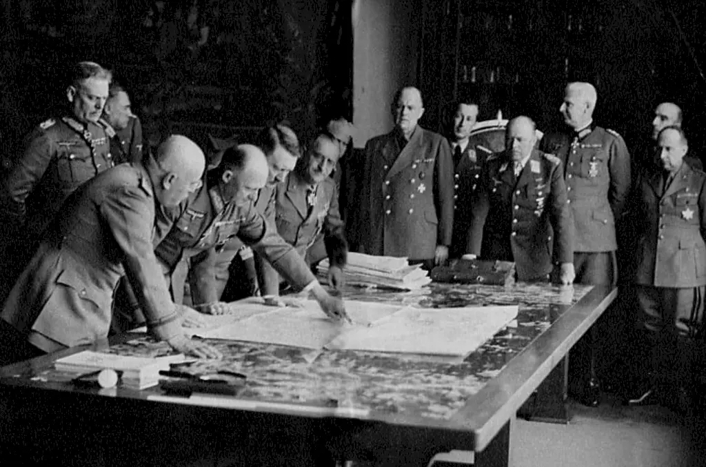 Mussolini meeting with Hitler to discuss the Mediterranean strategy in April 1942. On far right is General Antonio Gandin, chief of the planning team created for Esigenza C3 / Operation Herkules.