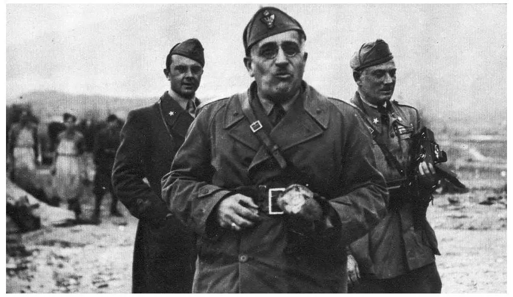 Ugo Cavallero (center) in 1943.