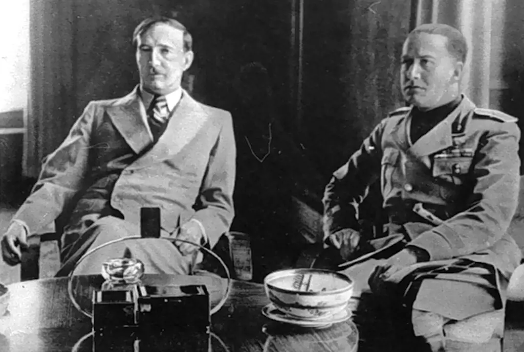 King Zog I and Italian Foreign Minister Galeazzo Ciano meet in 1936.