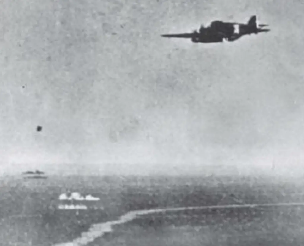 A 132° Gruppo Savoia-Marchetti SM.79 approaches the Operation Pedestal convoy destined for Malta. The sinking of the HMS Foresight was credited to three SM.79's in this attack.