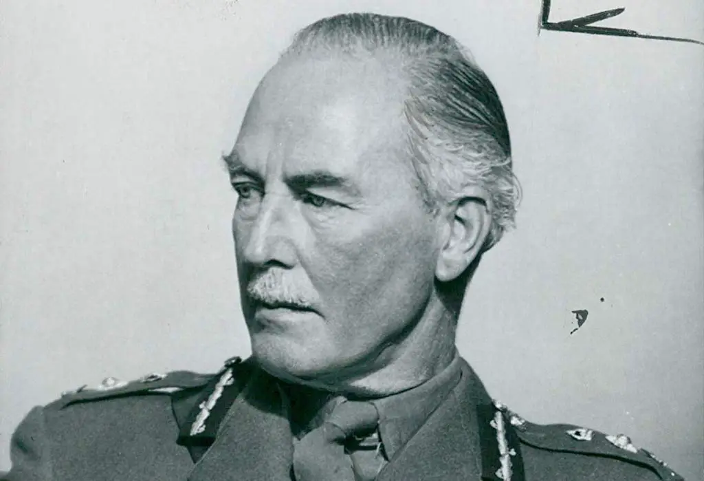 British Lieutenant-General Alan Cunningham