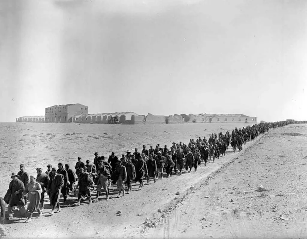 Italian prisoners captured at Sidi Barrani.