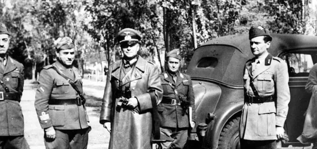 Giovanni Messe takes command of the First Italian Army. To his left is Erwin Rommel. Image: Mondadori Portfolio