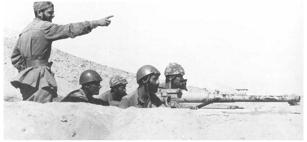 Folgore preparing to fire artillery during the first battle of El Alamein.