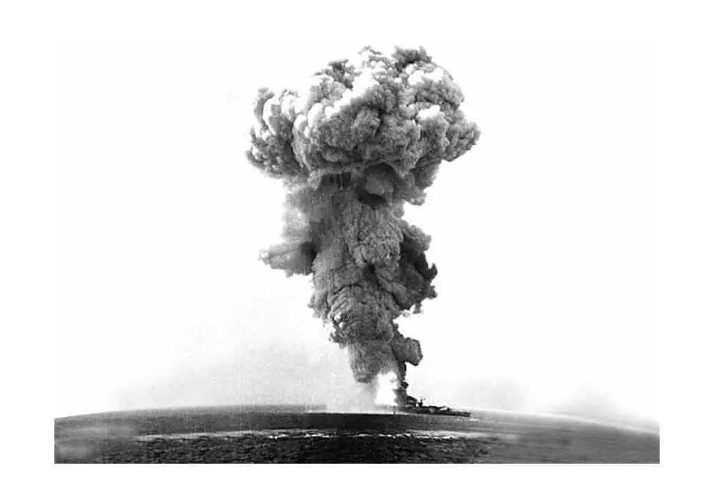 An image from a viewfinder showing the explosion on the Littorio Class Battleship Roma. Image Credit: difesa.it.