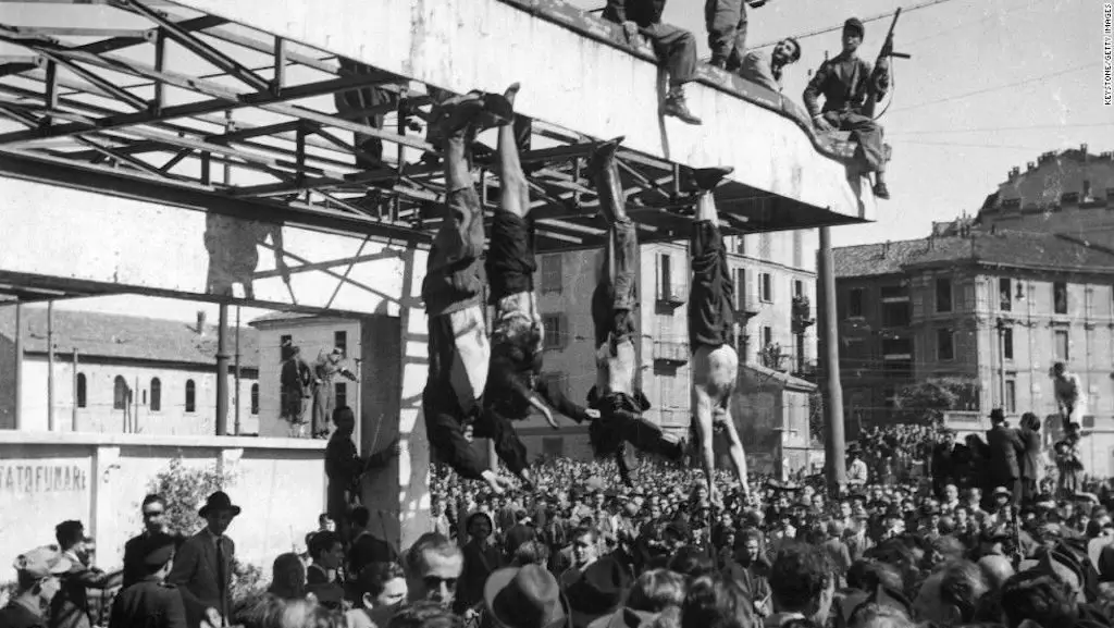 The bodies of Nicola Bombacci, Mussolini, Petacci, Pavolini and Starace hung in Piazzale Loreto, Milan 1945.