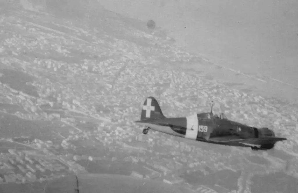 A view of the C.200 Saetta in the air.