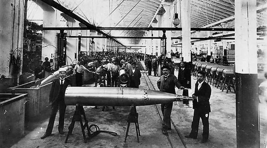 Torpedo Fabrik von Robert Whitehead, circa 1900.