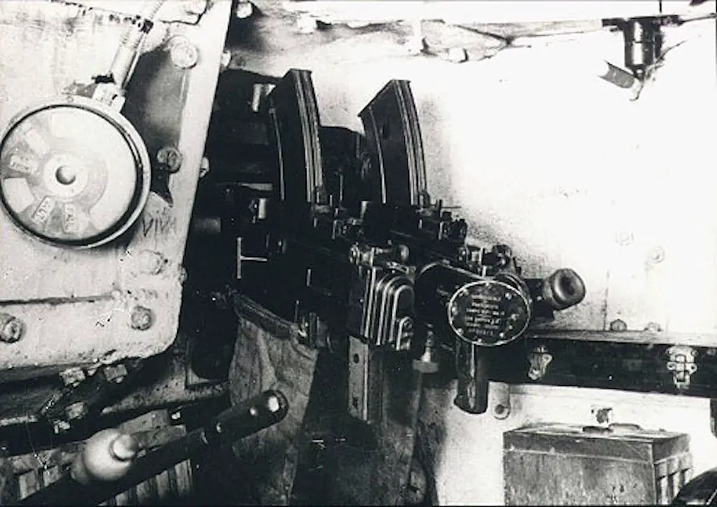 Breda 38 in an M13/40 tank.