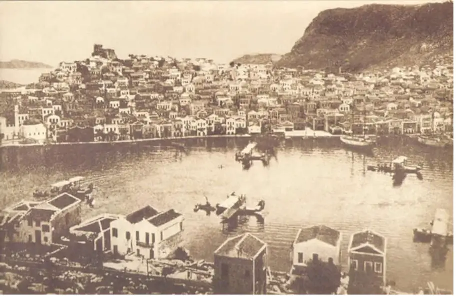 The port of Castellorizo in the interwar period