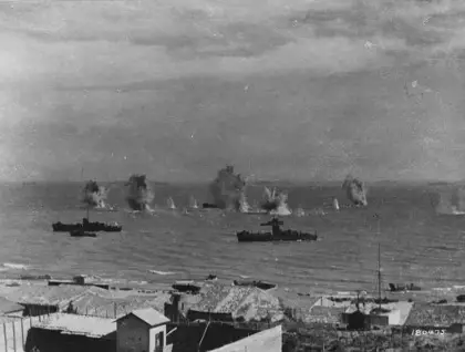 Allied landing crafts under Axis air attacks