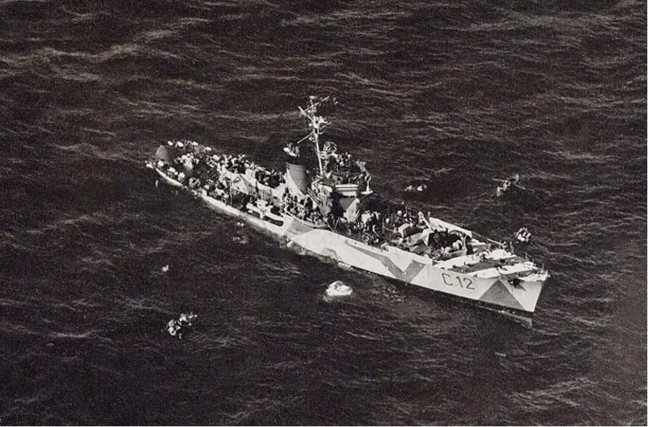 The corvette Procellaria, hit by a mine, prior to sinking (Bagnasco collection)