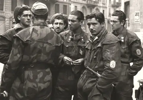 Young soldiers of the Xa MAS